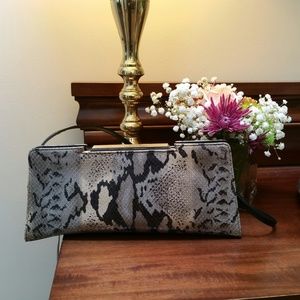 Kenneth Cole Genuine Skin Bag